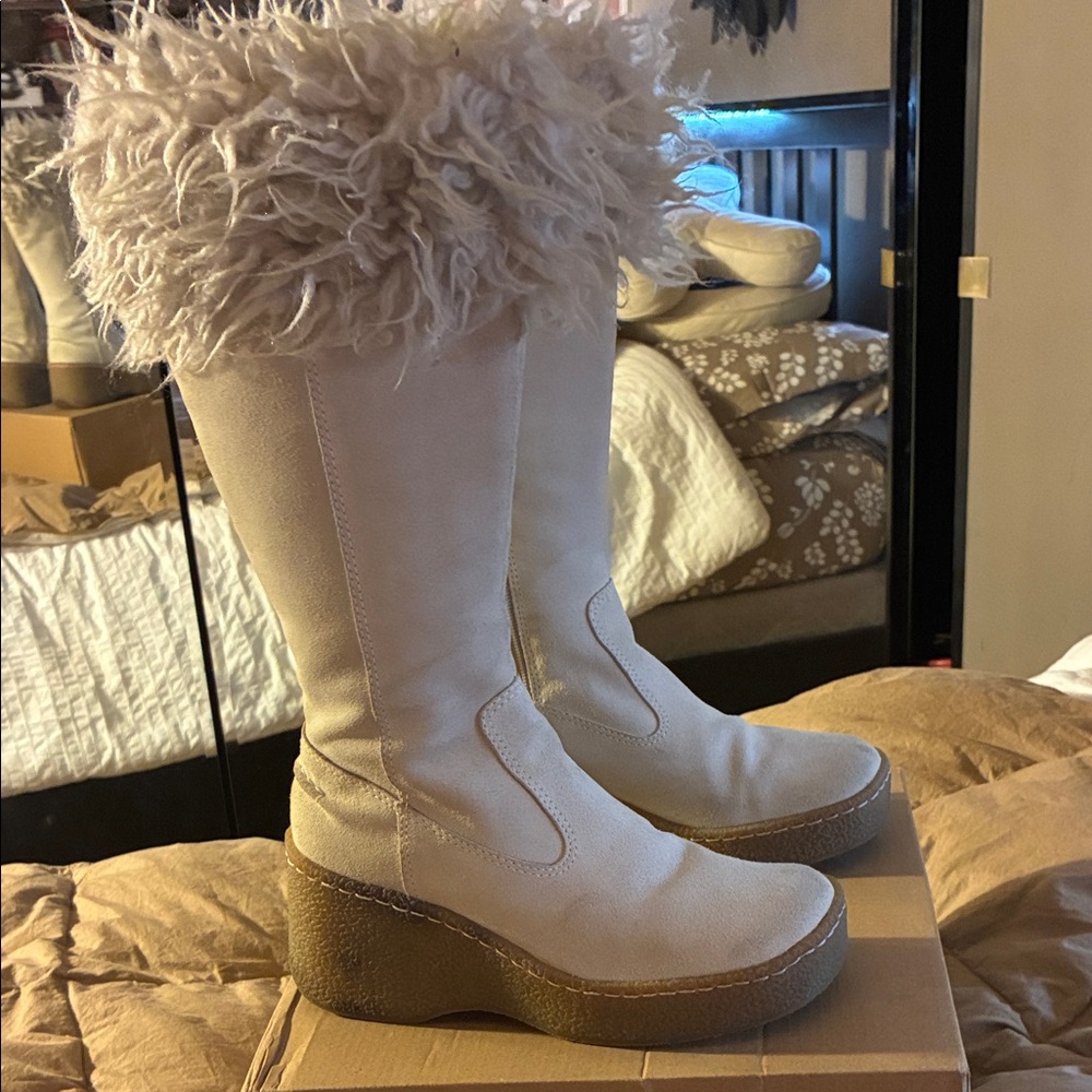BONGO Cream Fur-Trimmed Winter Boots